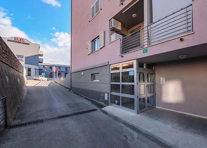 Aureo Center